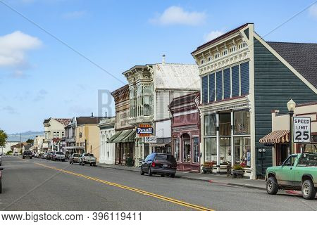 Ferndale, Usa - June 18, 2012: Victorian Storefronts In Ferndale, Usa. The City Shows Dozens Of Well