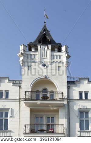 Zinnowitz, Germany - April 20, 2014: Old Villa With Balcony At The Promenade Of Zinnowitz, Usedom, G