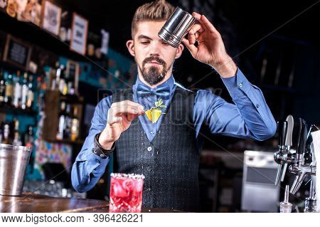 Barman Makes A Cocktail On The Pothouse