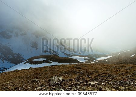 Вечером Misty Mountain View (Тиммелсёч, Австрия)