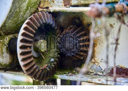 Old Rusty Gears In The Lifting Mechanism