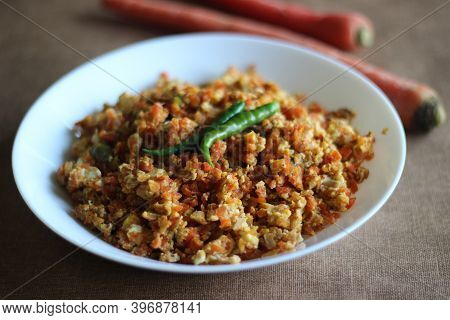Scrambled Eggs With Carrots