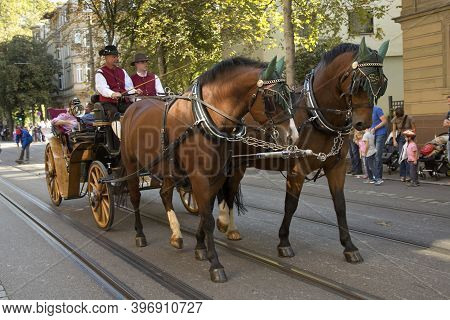 Stuttgart, Germany, 25 September 2016.  Volksfest In Stuttgart. The March Through The City Center.