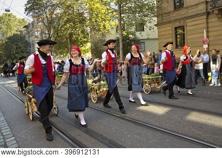 Stuttgart, Germany, 25 September 2016.  Volksfest In Stuttgart. The March Through The City Center.