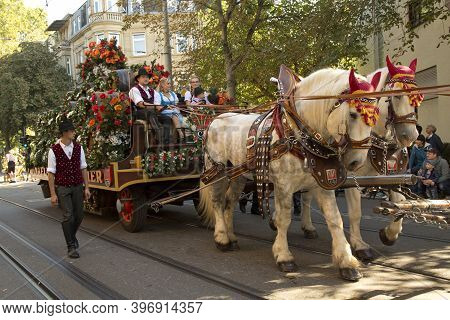 Stuttgart, Germany, 25 September 2016.  Volksfest In Stuttgart. The March Through The City Center.