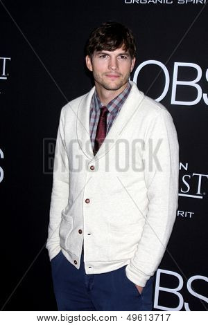LOS ANGELES - AUG 13:  Ashton Kutcher at the 