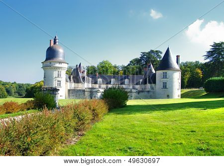 Le Gue-pean castle (Loire valley)