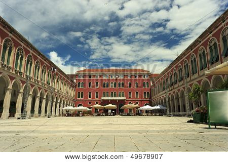 Republic Square Split