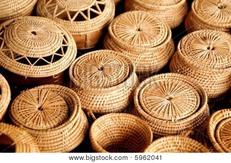 市场上的稻草 Backets