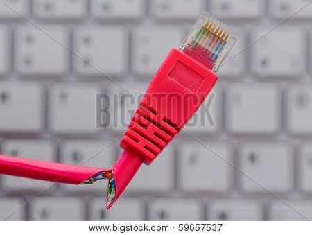faulty network cable to keyboard, symbol photo for online, networks, interference and espionage