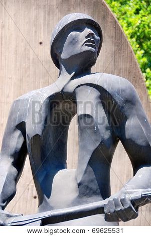 statue of a soldier