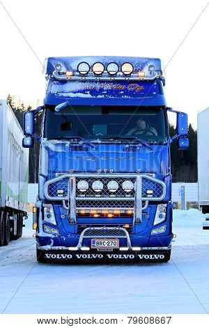 Blue Volvo FH13 With Lighting Accessories