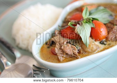 Savory Curry With Beef