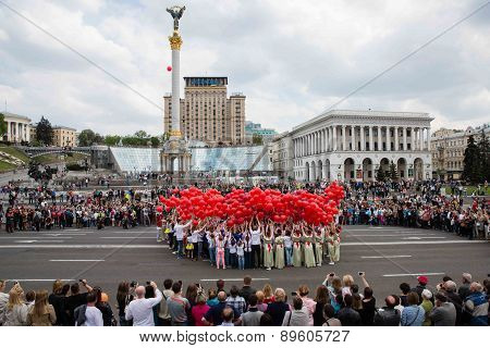 Flashmob Poppies Of Memory In Kyiv