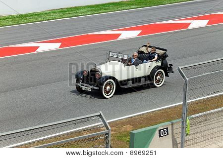 BARCELONA-9 Mayıs: Nico Hulkenberg Williams-Cosworth Parade pilotlar bir sahne önce yarış inci
