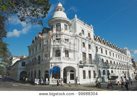 Exterior of the historical building of the Queen's hotel in Kandy, Sri Lanka.