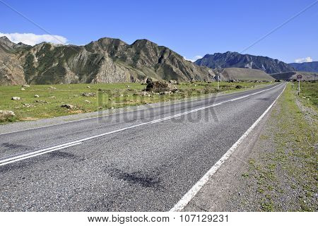 Beautiful Chuysky Trakt in Altai Mountains.