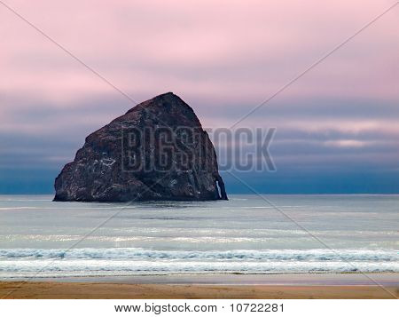 Haystack Rock poblíž Cape Kiwanda