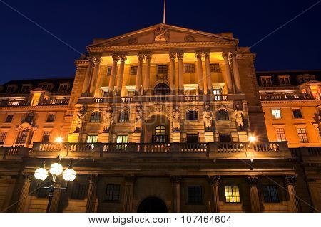 Bank Of England at night