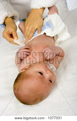 Cambiando il bambino s Nappy
