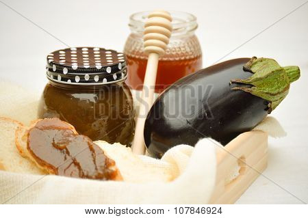 Eggplant marmalade with honey