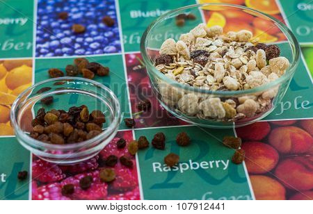 Muesli and raisins