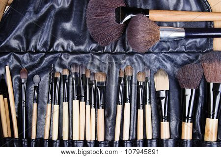 cosmetic brushes