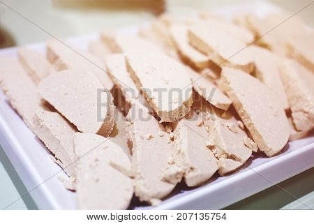 picture of a traditional turkish dessert tahan halva.