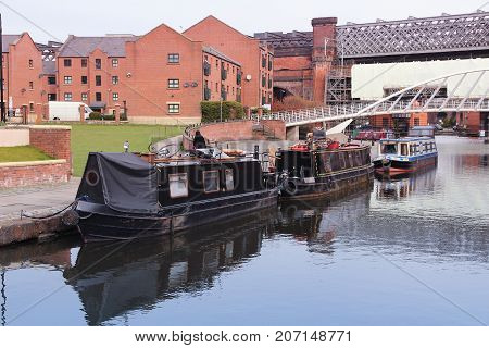 Manchester Houseboats