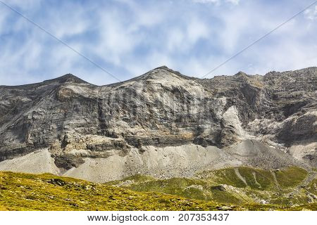 Deatil of a rocky wall in the glacial Circus of Troumouse one of the largest from the Europe.