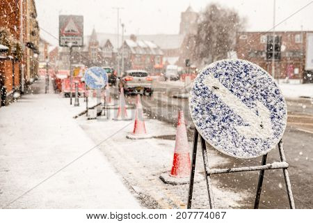 Snow covers England streets during short winter