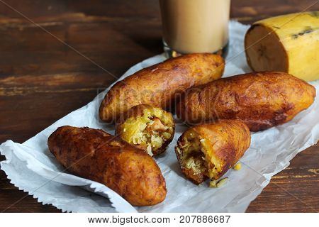 Unnakaya / Plantain fritters with coconut filling - Ramadan food of Kerala Malabar