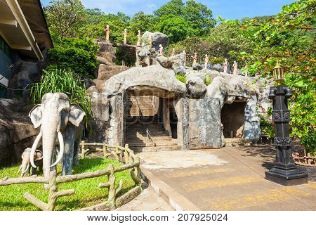 Dambulla Golden Cave Temple