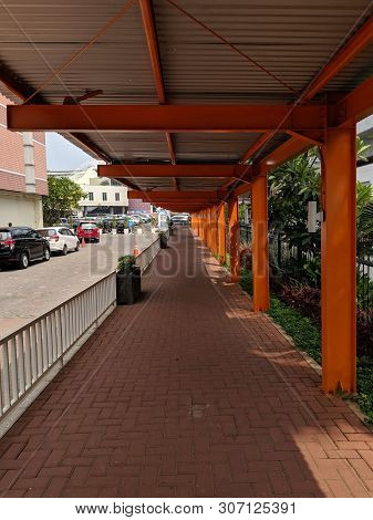 Jakarta, Indonesia - June 17, 2019: A Walkway From Mall Kelapa Gading To Boulevard Utara Lrt Jakarta