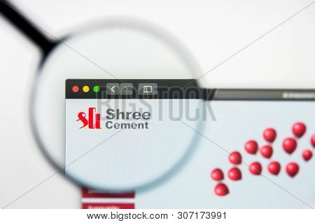 New York, New York State, Usa - 18 June 2019: Illustrative Editorial Of Shree Cement Website Homepag