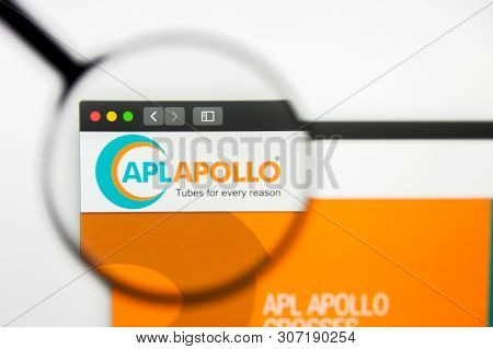 New York, New York State, Usa - 18 June 2019: Illustrative Editorial Of Apl Apollo Tubes Website Hom
