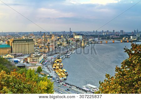 Panorama Of Kiev From The Mountain In Khreshchaty Park