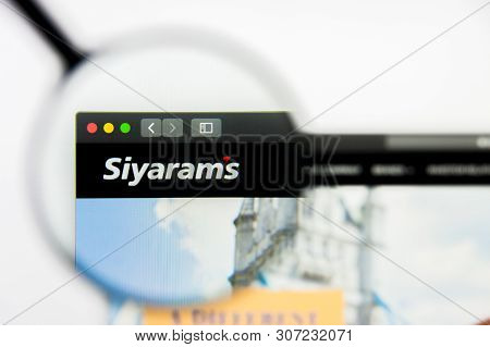 New York, New York State, Usa - 19 June 2019: Illustrative Editorial Of Siyaram Silk Mills Website H