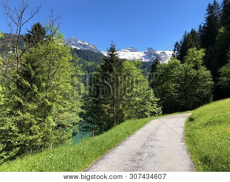 Road And Walk Through The Wagital Valley And By The Wagitalersee Or Waegitalersee Alpine Lake, Inner