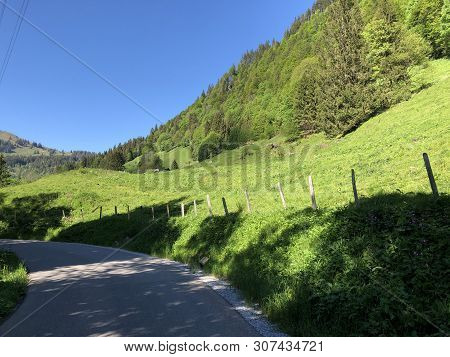 Road And Walk Through The Wagital Valley And By The Wagitalersee Or Waegitalersee Alpine Lake, Inner