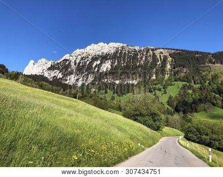 Road And Walk Through The Wagital Valley And By The Wagitalersee Or Waegitalersee Alpine Lake, Inner