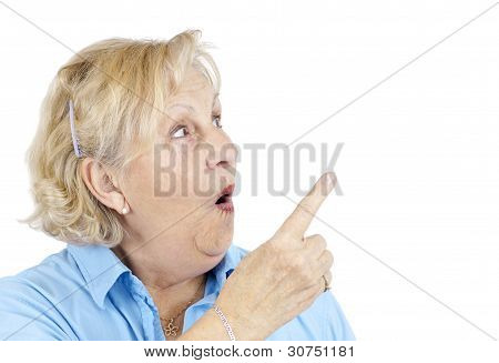 Schockiert Senior Woman zeigen
