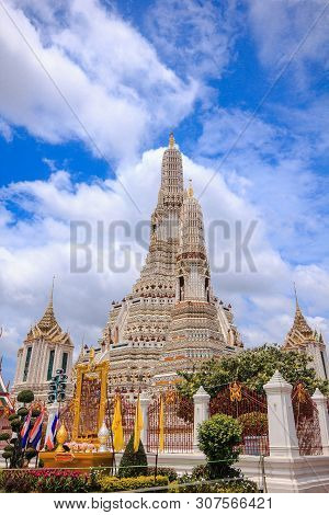 Arunratchawararam Temple Is An Important And Ancient Temple In Thailand.