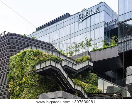 Singapore-11 May 2019:singapore Funan Digital Product Shopping Mall New Facade View