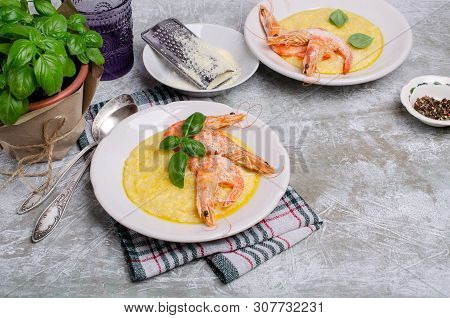 Large Untreated Shrimp With Polenta