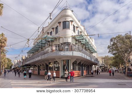 Manly, Australia-june 12th 2015: The New Brighton Hotel On The Corso. The Hotel Was Comletely Refurb