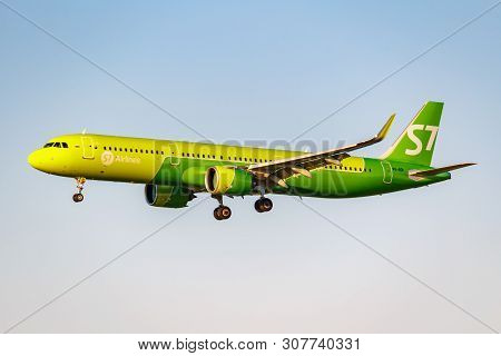Moscow, Russia - June 20, 2019: Aircraft Airbus A321-271n Vq-bdi Of S7 Siberia Airlines Landing At D