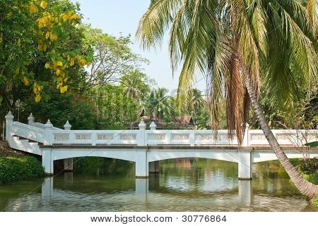 Stili d'arte ponte di Thai