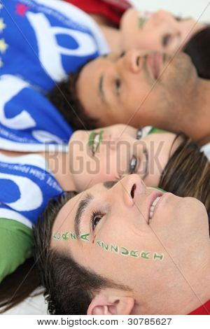 이탈리아 축구 팬 들 Forza 추리 facepaint