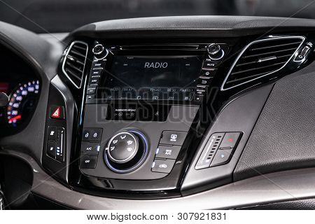 Novosibirsk, Russia - June 18, 2019:  Hyundai I40, Close-up Of The Dashboard, Adjustment Of The Blow